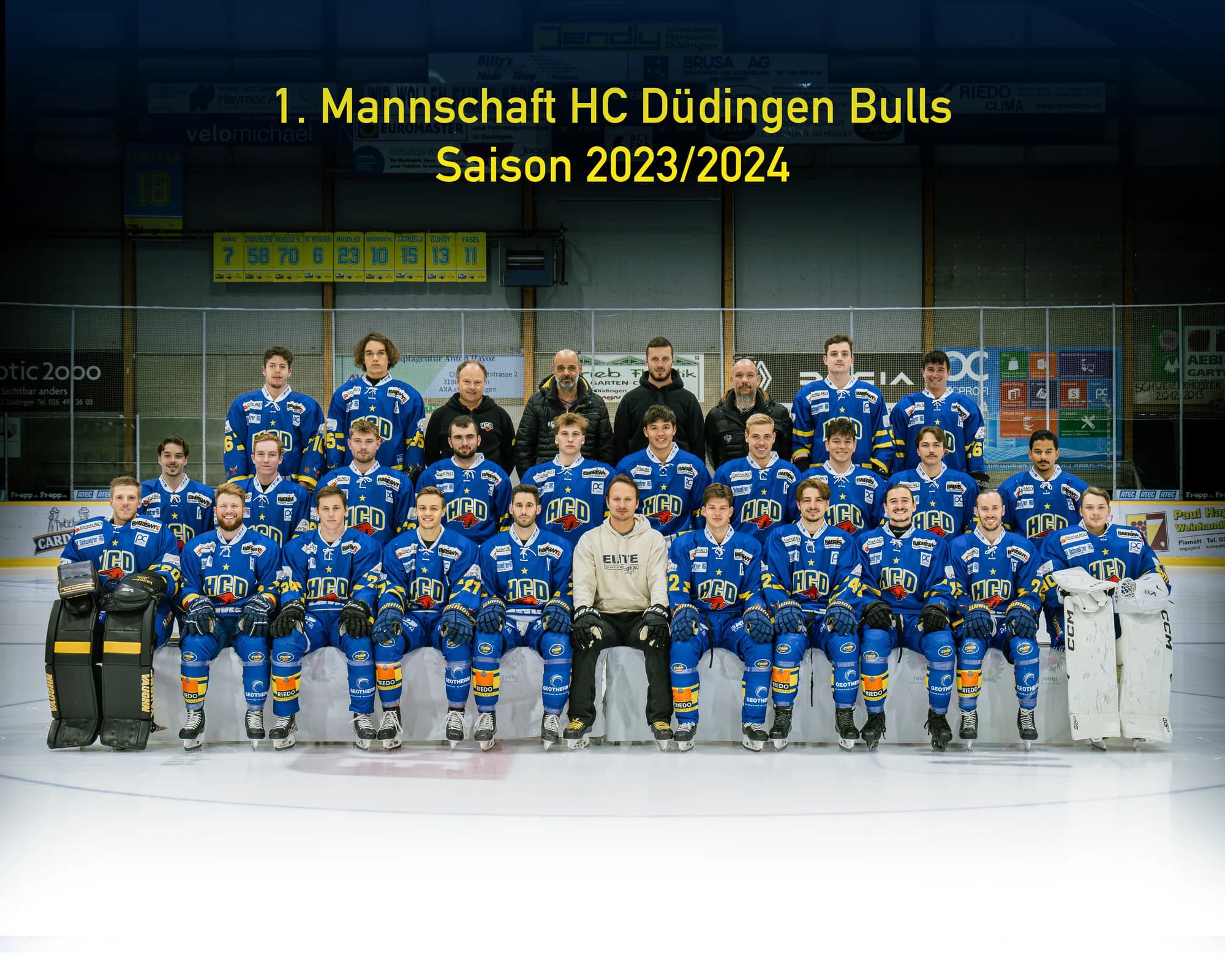 Photo officielle de la première équipe du HC Düdingen Bulls sur la glace, saison 2023/2024