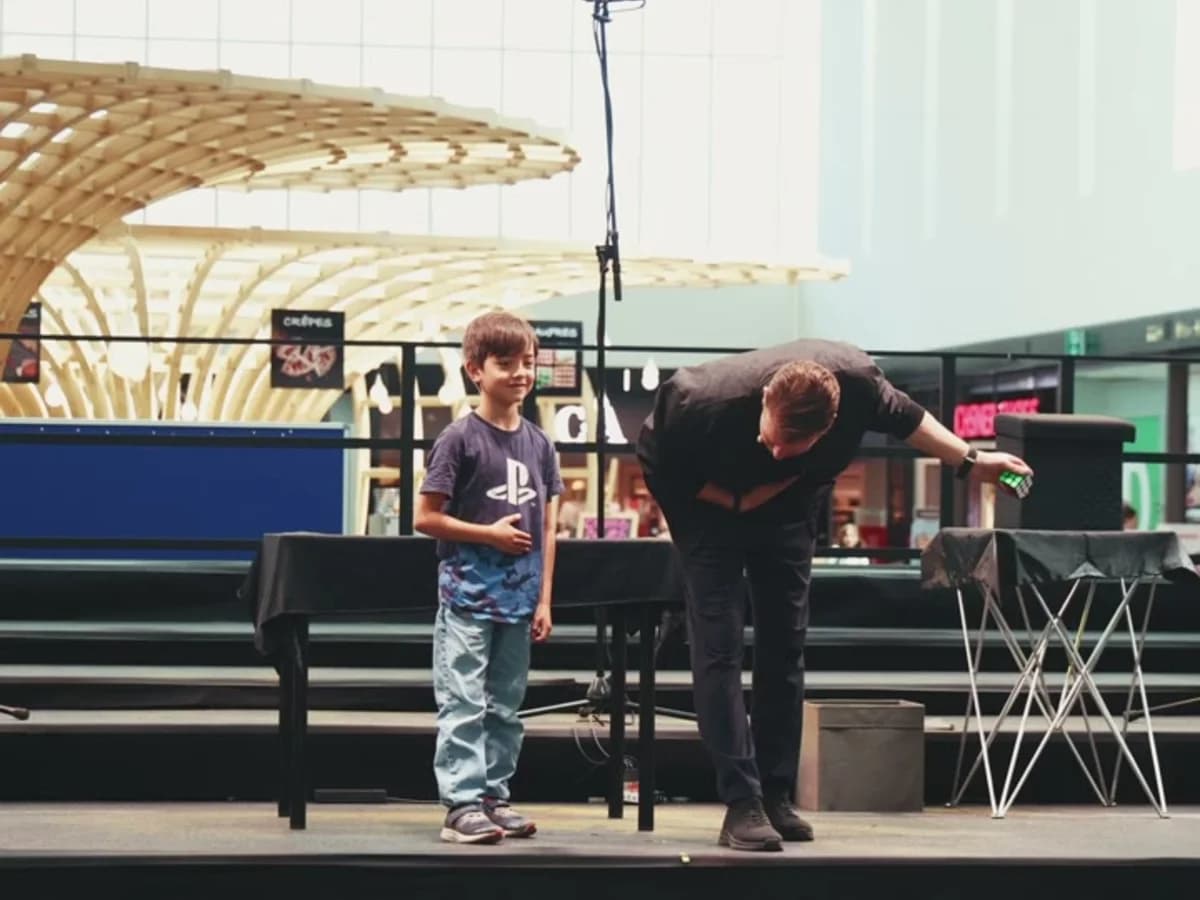 La scène du festival des 15 ans devant le public