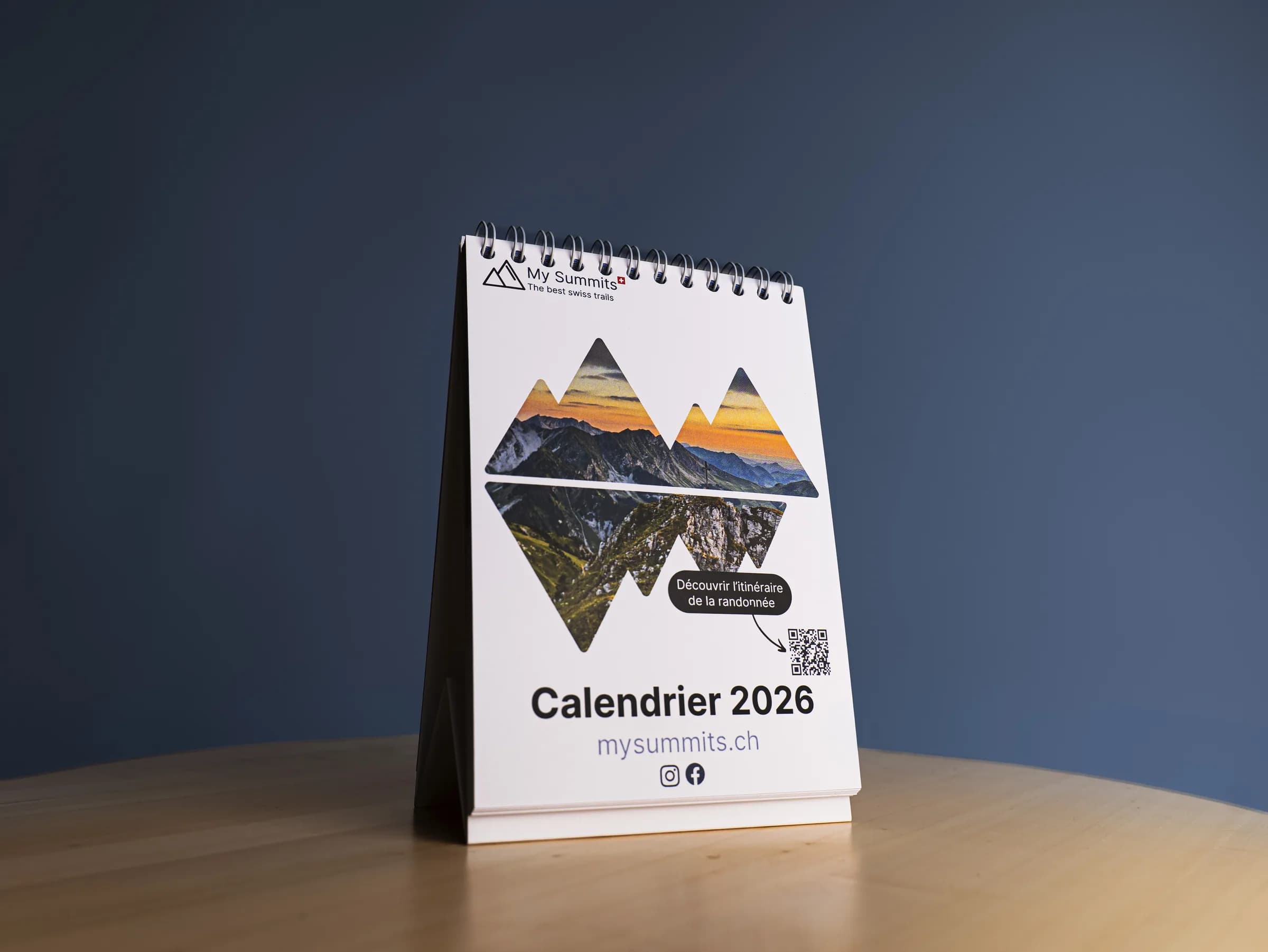 Calendrier de bureau My Summits 2026, couverture en photos de montagnes et code QR