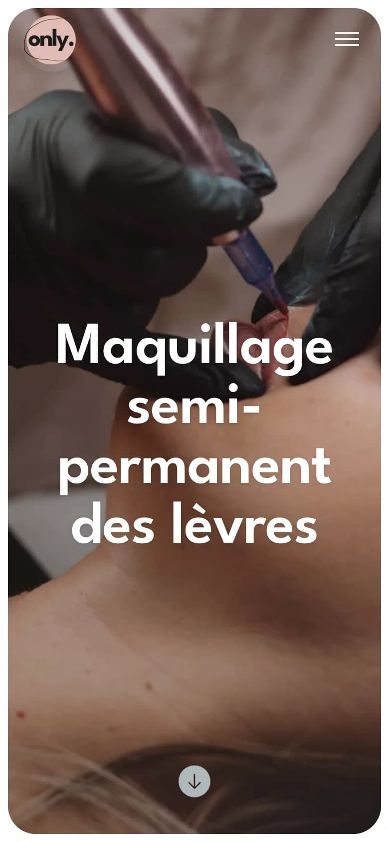 Page du maquillage semi-permanent des lèvres sur téléphone