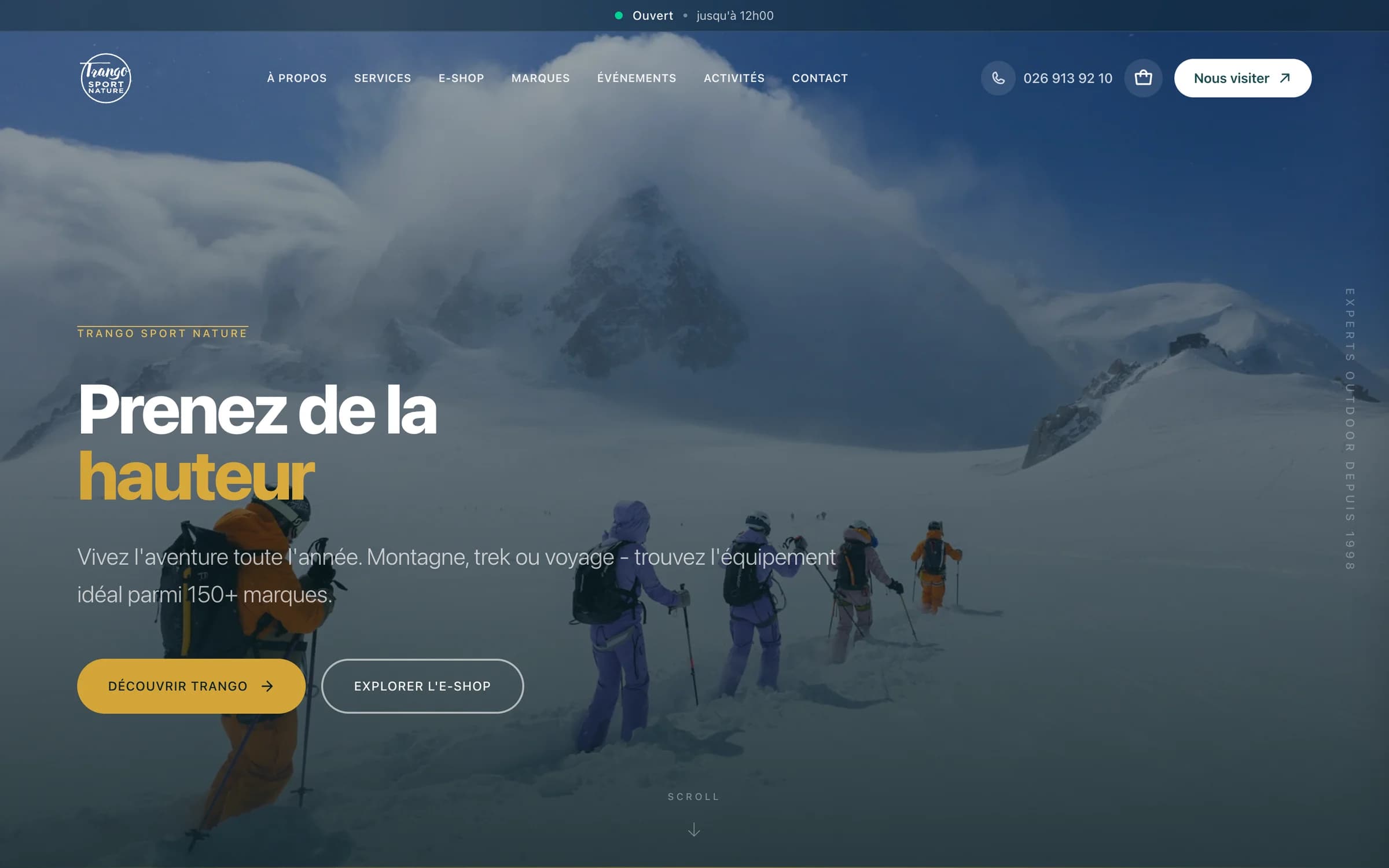 Page d’accueil de trangosport.ch, une cordée en ski de randonnée sur un glacier