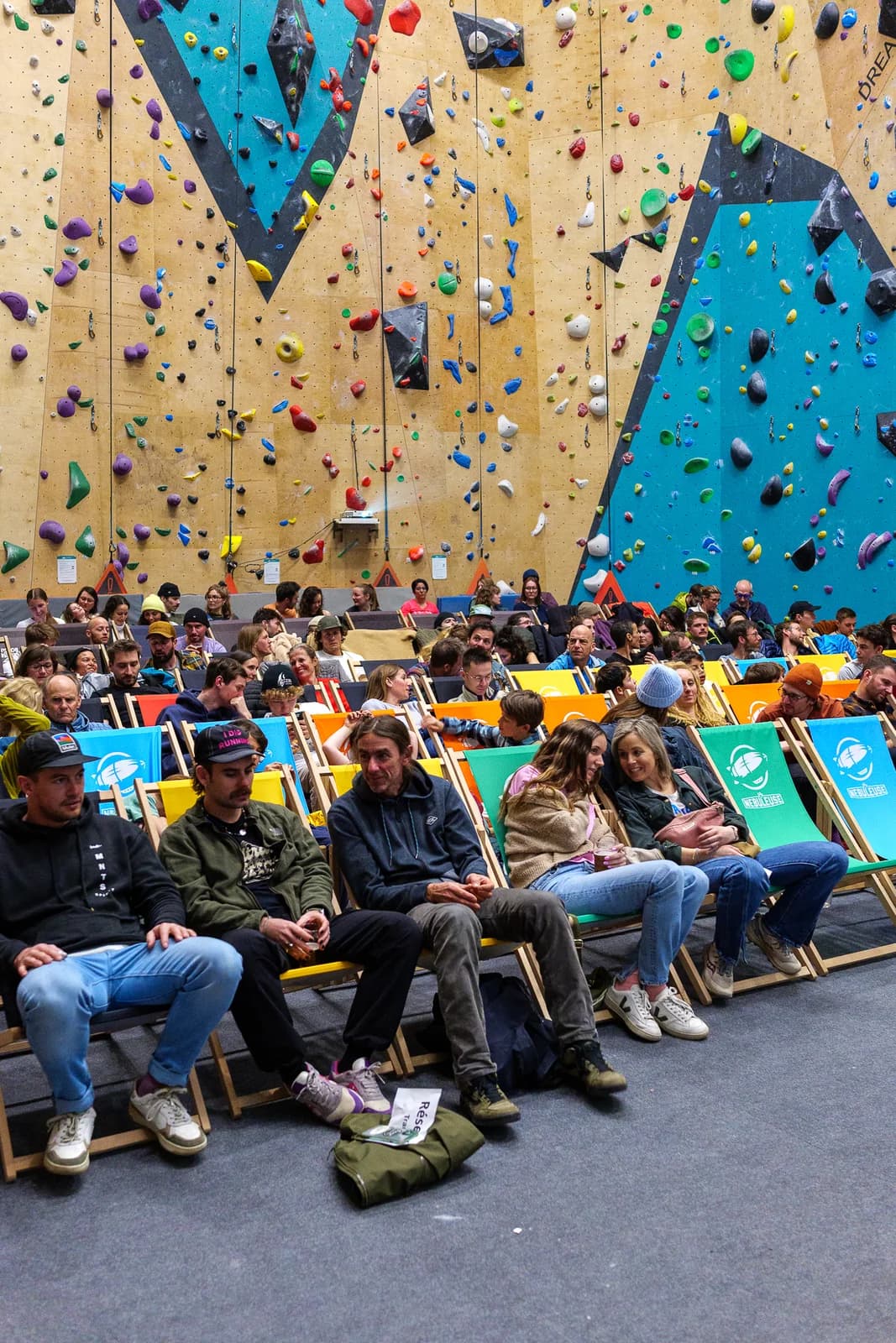 Soirée de projection dans une salle d’escalade